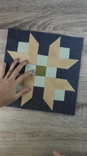67K views · 520 reactions | Bold, eye-catching, and beginner-friendly! Find the tutorial link in the first comment  #BeginnerQuilter #EasyQuiltBlock #QuiltForBeginners #SewAlong #SewingMadeEasy #QuiltTips #CheckFirstComment #FreePattern #QuiltPattern #DIYQuilting #CreativeSewing #QuiltInspo #MakeItYourself | FabricStacks | Facebook