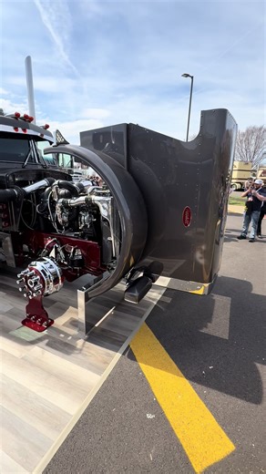 Exploring the Peterbilt 359: A Classic Truck Revival