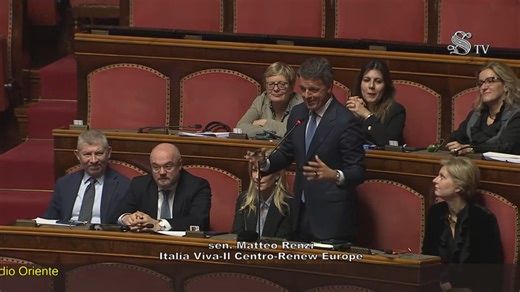 Renzi ironizza su Giuli: "Stava bene nel bosco col flauto di Pan"