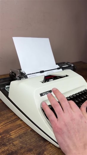 Nice! Serviced - 1970s Royal Express Vintage Portable Typewriter (elite) - Etsy UK