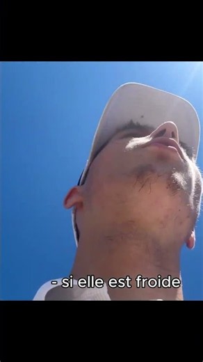 L'eau a l'air bouillante...en fait elle est congelée.