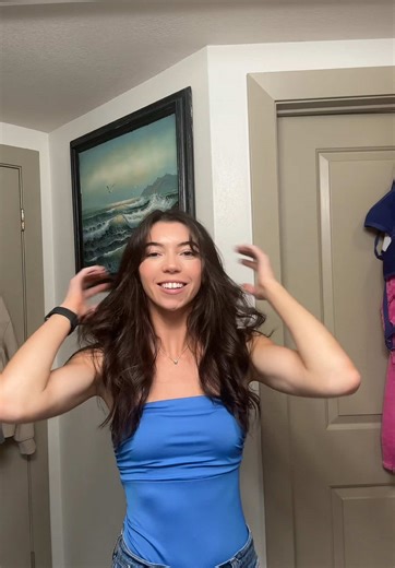 welcome to the trenches with me and my naturally frizzy hair