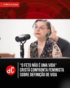 Um debate entre a deputada estadual Ana Caroline Campagnolo, de Santa Catarina, e um grupo de feministas gerou tensão ao abordar o tema do aborto. Durante a discussão, a jornalista Maria Carolina afirmou que o feto é um ser vivo, mas que não considera uma vida humana. A deputada questionou: “Então de que espécie você era quando era um embrião?” Maria respondeu: “De ser humano”. O momento evidenciou o conflito de argumentos sobre o início da vida e os limites do debate em torno do aborto. A troca