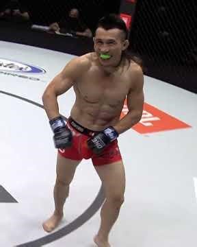 TOTAL MADNESS 😱 Can Lito Adiwang run circles around Eko Roni Saputra at ONE Fight Night 43?