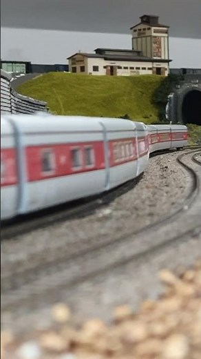 269 #renfe con Talgo III en la Maqueta H0