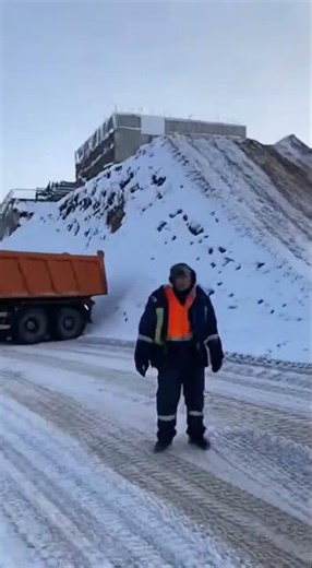 Это случилось в секунду до катастрофы на строительстве #зима #опасно #дальнобой