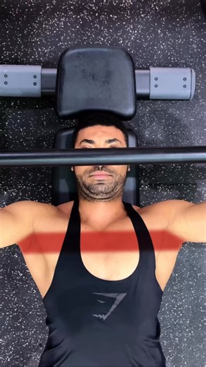 ❌✅ Perfect Your Bench Press on the Smith Machine! ➡️If you’re struggling with stability or want to push heavier safely - the Smith machine can be your best friend. Better control Focused chest activation Safer for solo training Pro tip: Keep your elbows at 45°, control the tempo, and don’t lock your elbows at the top! Want the perfect full-body training plan using only your condo gym? #SmithMachineBenchPress #chestday #GymTips #PersonalTrainerKL | fatlossbycoachali