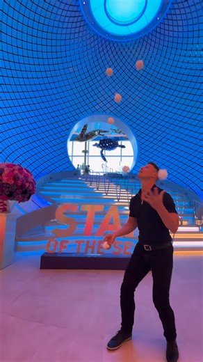 Juggling our way back to Star ⭐ 📷 Adam Kario | Royal Caribbean