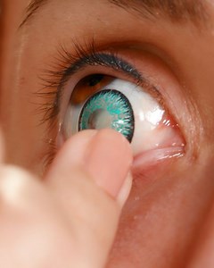 Got a fancy dress party coming up? Then why not try this BARBIE transformation look! 🎎﻿😍 | Outfit Anatomy