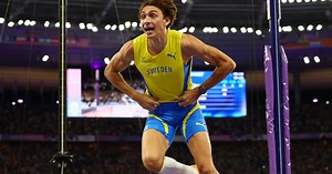 JO - Athlétisme : en vidéo, le saut du record du monde d’Armand Duplantis au saut à la perche