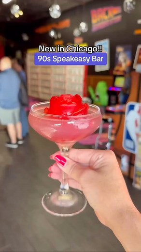 30K views · 377 reactions | Comment your fav ’90s move  Book reservations at link.bucketlisters.com/wM3H! Enjoy movie-themed drinks, photo opps, and bites. Plus throwback Halloween movies on the rooftop throughout the whole month of October 履‍♀️ (: @312food via IG) | Chicago Bucket List | Facebook