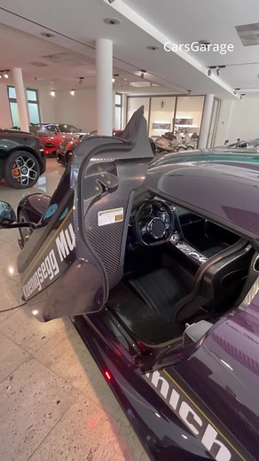 Koenigsegg Regera: Unique Door Opening Mechanism