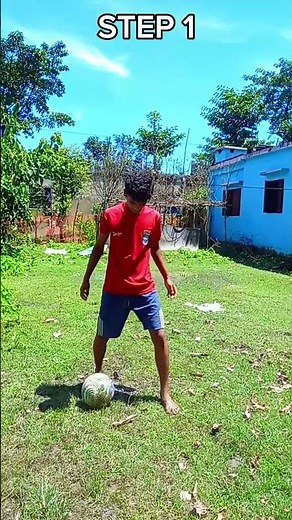 Football skills tutorial 🔥⚽ #learnfootball #football #foryoupagereels #skillz #skillshare