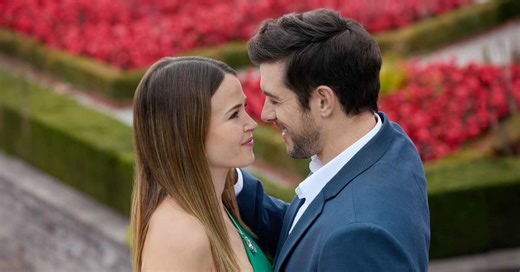 Jocelyn Hudon and Dan Jeannotte Take a Tumble Into Romance in 'Falling in Love in Niagara'
