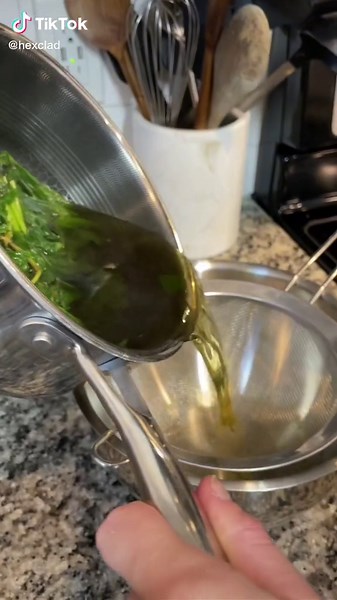 Delicious Mint Jelly Sauce Recipe for Lamb