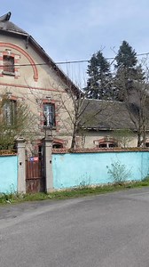 On vous emmène visiter le Tierslieulecercle à Lunery ! Vous y trouverez de l’art, de l’artisanat, de la ressourcerie, du jardinage et de belles rencontres 🌷 Le Tiers Lieu Le Cercle est ouvert au public tous les samedis de 14h à 19h ☺️ | Bourges Berry Tourisme