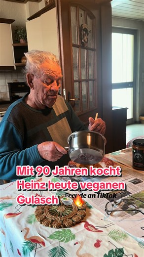 Mit 90 Jahren: Veganer Gulasch von Löwenanteil testen