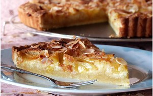 Tarte aux prunes jaunes et amandes