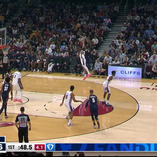 Donovan Mitchell's efficiency and explosiveness were on full display in the Cleveland Cavaliers' win 🕷️ 📊 46 points 📊 71% field goals 📊 54% 3-pointers 📊 100% free throws 📊 8 assists #NBAPhilippines #NBAHighlights | NBA Philippines