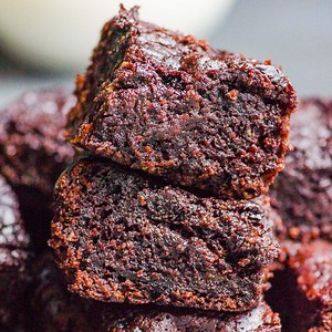 Best Ever Healthy Zucchini Brownies - iFoodReal.com
