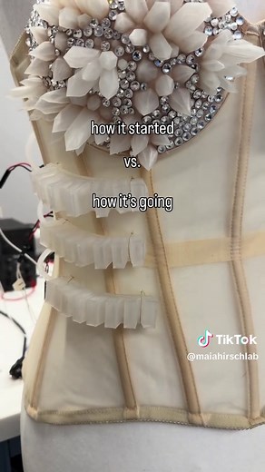 Pneumatics are hard… anyone that tells you otherwise is lying 🫠 This is a breathing dress. Presented at @CORNELL CFC 2026. I’m a mechanical engineer with a passion for fashion. I work in a lab, but after my research job I have fun letting my creativity run free. Using the principles I know as an engineer and scientist I can apply them to fashion. Weird? Yes. But that’s what I’m here for. I believe innovation happens when we combine things we expect the least to be compatible. Model: @allegragzz