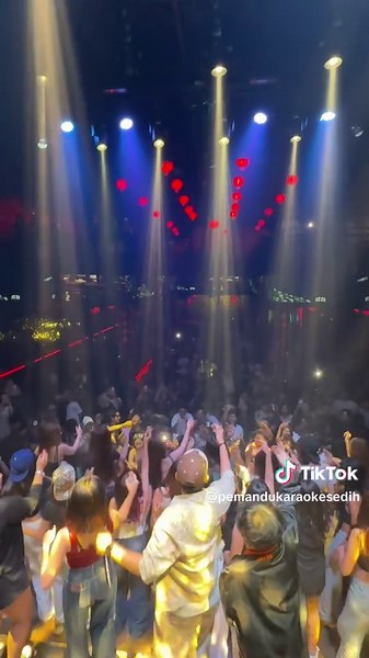 Experience the Dance of Jealousy at Karaoke Parties