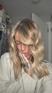 Getting rid of any dead weight 😌🤭💇🏼‍♀️🤏🏼 • • #HaircutInspo #OneLengthCut #FallHairColor #LongBob #HoneyBlonde #HairColor #HairInspo #FallHairTrends #TrendingHaircut #HairTransitions #BeforeAndAfter #FallTrends | Abbey Fickley