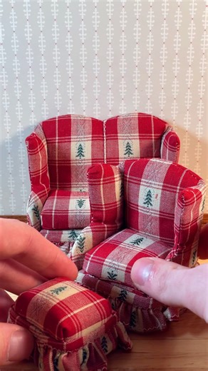 We have a bunch of new couches in! These small couch sets have so many designs 😅 They're all hand made, most of the designs we only have one of. They come in larger and smaller sets including an even larger version of the couches, the ones in this video are the smaller sets. Come check them out on our website while they're still in stock! #dollhouse #dollhouses #dollhouseminiatures #dollhouseminiature #onetwelfthscale #dollshouse #dollshouseminiatures #lovelylittleminiatures #112scale #dollhous