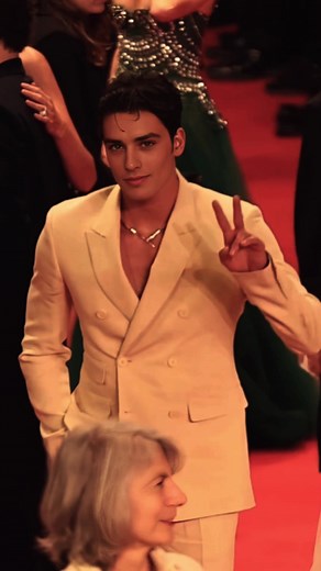 Male Model Suit Style: Glam Up Your Look