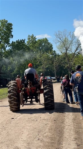 2025 Pawnee Oklahoma, Steam and Gas Engine Show 👍 Gas Tractors 🚜 Steam Engines - Gas Engines #oklahoma #tractorshow #tractorvideo #tractorvideos #farmshow #farmmachinery #farmequipment #tractor #tractors #farmlife #farming #farmer #steamengine #hitandmiss #genx #babyboomer | Someplace or Another