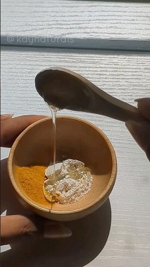 DIY face mask with Kaolin Clay and Turmeric for oily skin #kaynaturals