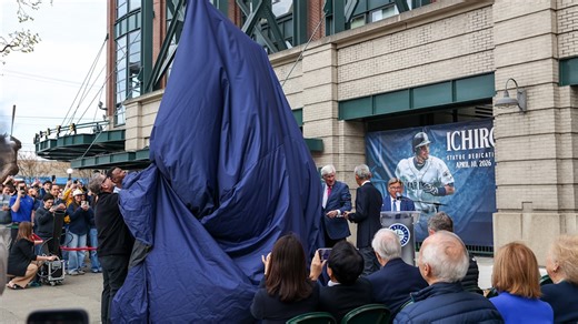 Unveiling of legend's statue ends in embarrassment