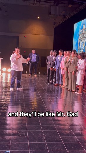 When Josh Gad—3x Nationals champ turned Hollywood star—surprises the finalists with words of wisdom? Yeah… chills. 🥹🎤 | National Speech & Debate Association