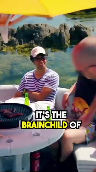 Noel Fielding gets a BBQ in the ocean