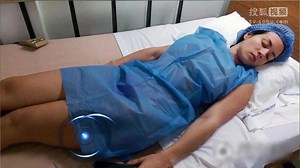 模特钢管舞练习意外摔倒 隆胸硅胶发生爆裂