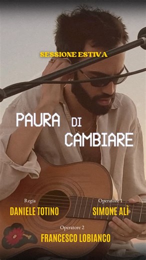 ALESSIO ALÌ ✨🧞‍♂️ on Instagram: "Il mio mare e la chitarraccia del mio cuore. Qui dentro c’è tutto 🎣 Un video nato male, ma invecchiato bene. Fatto con amici e cugini (grazie per il pessimo lavoro, davvero)💛 La paura di cambiare resta, come l’idea di andare avanti e provare a stare dentro un tempo nuovo. Grazie a chi la sta tenendo stretta. Continuate a coccolarla, presto novità 🐟💛 Regia brillante: @daniele.totino Operatori instancabili: @simoo_ali_ @cicciolobianco"