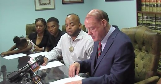 Phoenix mayor says police video "beyond upsetting"