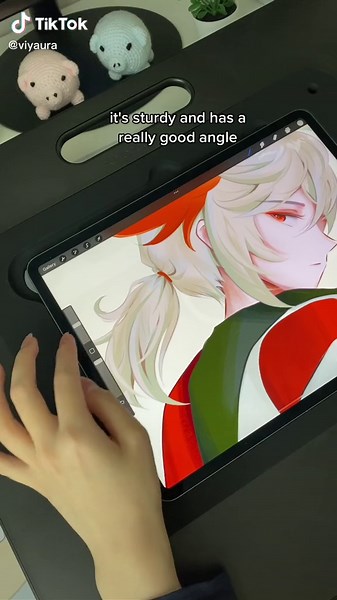 Trying the Sketchboard Pro: A Game-Changer for Digital Artists