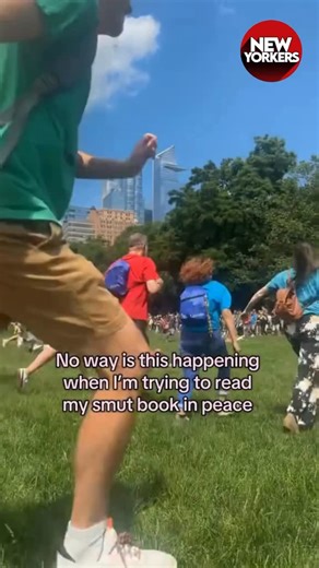 New Yorkers on Instagram: "Last month Improv Everywhere, an NYC comedic art group, staged a West Side Highway event where hundreds followed synchronized headphone instructions, sparking some hilarious chaos. Tiktok: @sarahhhinreallife"