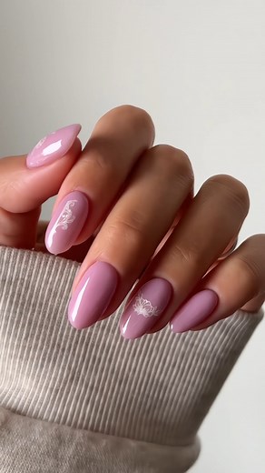 Nail designs all-year long! 💅💜 Created using Flower Child and our Nail-Art Stickers. #glamrdip #glamrdipkit #glamrdipnails #nailinspo #nails | GLAMRDiP