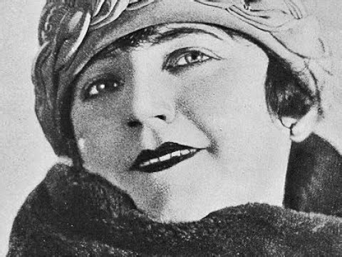 Kamila Ungrová "Kdybych se co takového" (The bartered Bride)