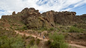 Man dies on Camelback Mountain while hiking with family