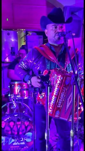 Ayayay chiquitita!! 🤠🎶🪗🔥🇲🇽🎤👌 #leyendadelnorte #lalosalas #acordeon #viral #musica #musicanorteña