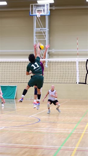 VE Super League on Instagram: "UCLA V HAWAII Two top NCAA players went head to head in one of the last games of the season with Durham and UCLA’s Mathew Edward’s closing the door on old rival Kana’i Akana. ❓ Who will make the Final 4? #VESuperLeague #VolleyballEngland"