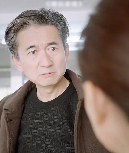 Sa pagkuha ng DNA test kasama ang kanyang pamangkin, natuklasan ng biyenang babae ni U50 na pinalaki niya ang kanyang anak para sa kanyang asawa at isa pang babae sa loob ng 30 taon. | Batman dark night rises