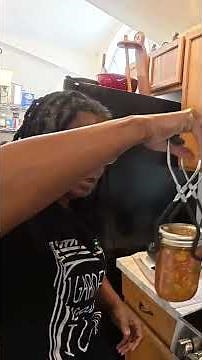 How the pros seal jars without burning themselves #canning #cooking #skills