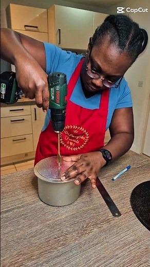 No Wobbly Cakes! How to Build a Firm Cake Structure | DrMummyCakes