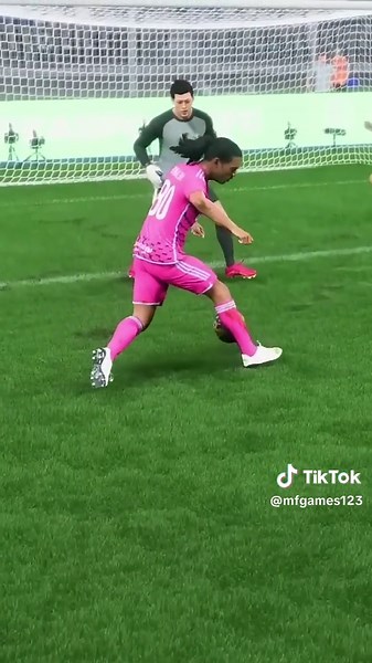 Ronaldinho #futebol #tik_tok #viral_video #sports #goals #fyp #fifa #fc25