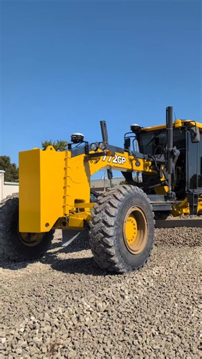 7.1K views · 28 reactions | Trimble 3D machine control, mastless technology, and a @johndeere grader...what's not to love about that combo?  #millerearthworks #miller #johndeere #johndeereconstruction #mastlesstechnology #mastless #gps #trimble #sitech #machinecontrol #nothingrunslikeadeere #deeresighting #neveridle #excavatorlife #excavation #yellowiron #heavyequipment #dirtlife #murphytractor #keeppushing #grader #asmr | Miller Earthworks | Facebook