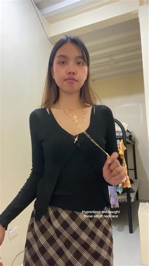 How to Stack Necklaces for a Stylish Look